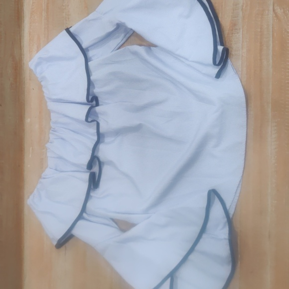 Roommates Women's Off the Shoulder Top‎